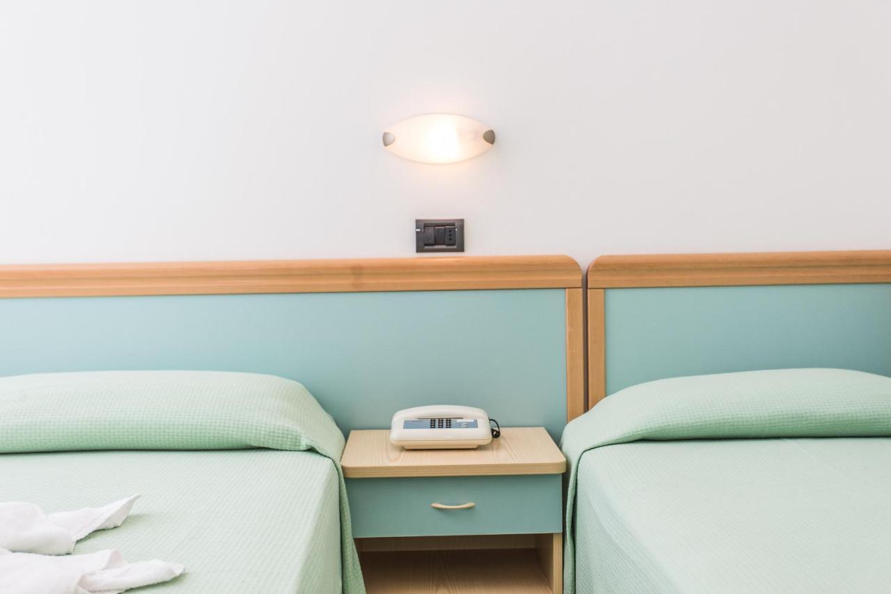 צ'סנטיקו Hotel Costaverde מראה חיצוני תמונה