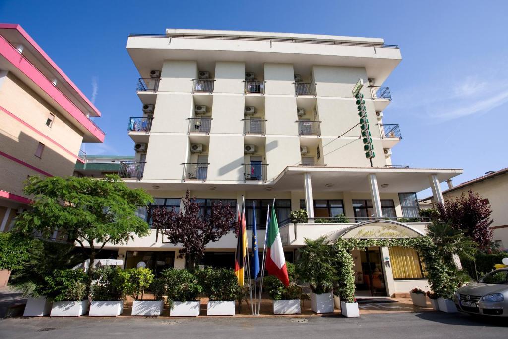 צ'סנטיקו Hotel Costaverde מראה חיצוני תמונה