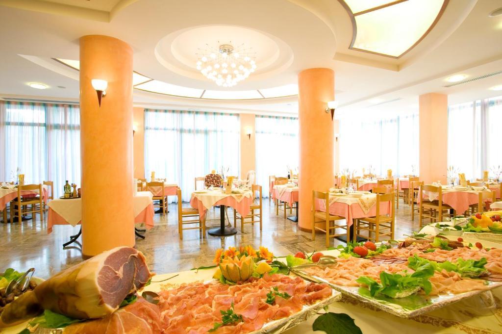צ'סנטיקו Hotel Costaverde מראה חיצוני תמונה