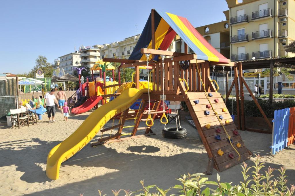 צ'סנטיקו Hotel Costaverde מראה חיצוני תמונה