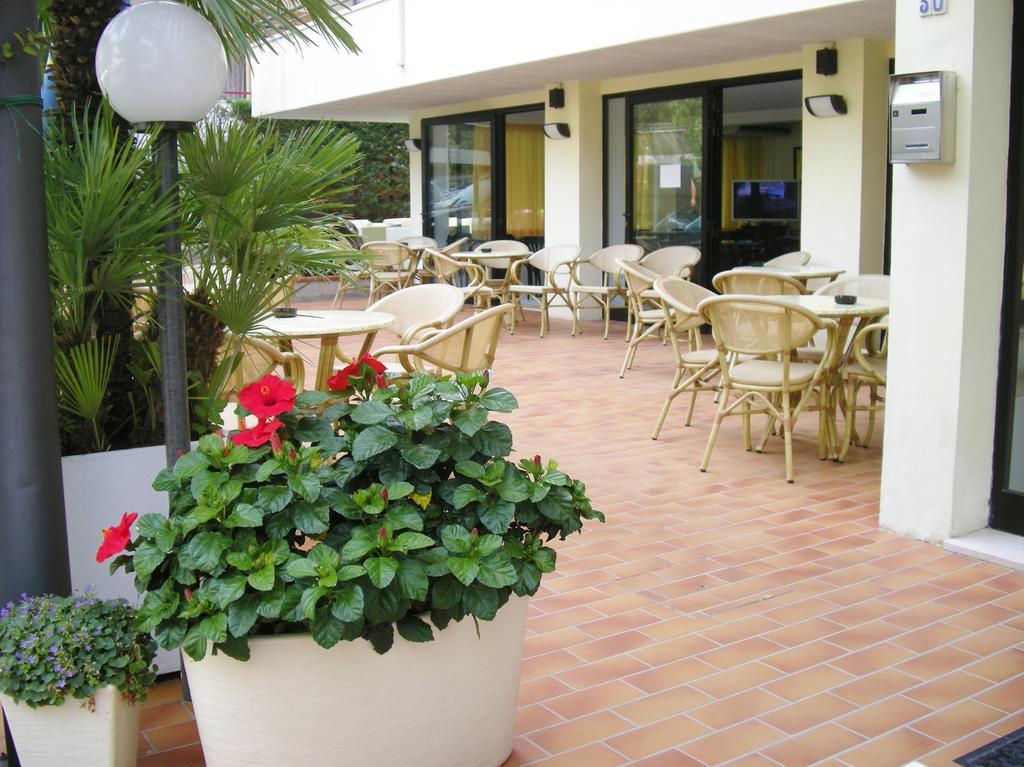 צ'סנטיקו Hotel Costaverde מראה חיצוני תמונה