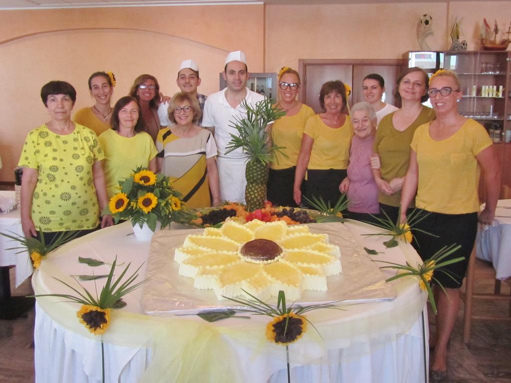 צ'סנטיקו Hotel Costaverde מראה חיצוני תמונה