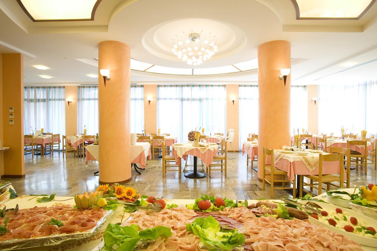 צ'סנטיקו Hotel Costaverde מראה חיצוני תמונה