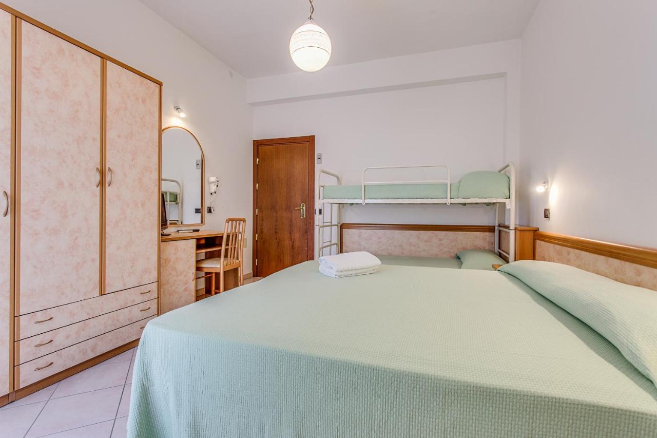 צ'סנטיקו Hotel Costaverde מראה חיצוני תמונה